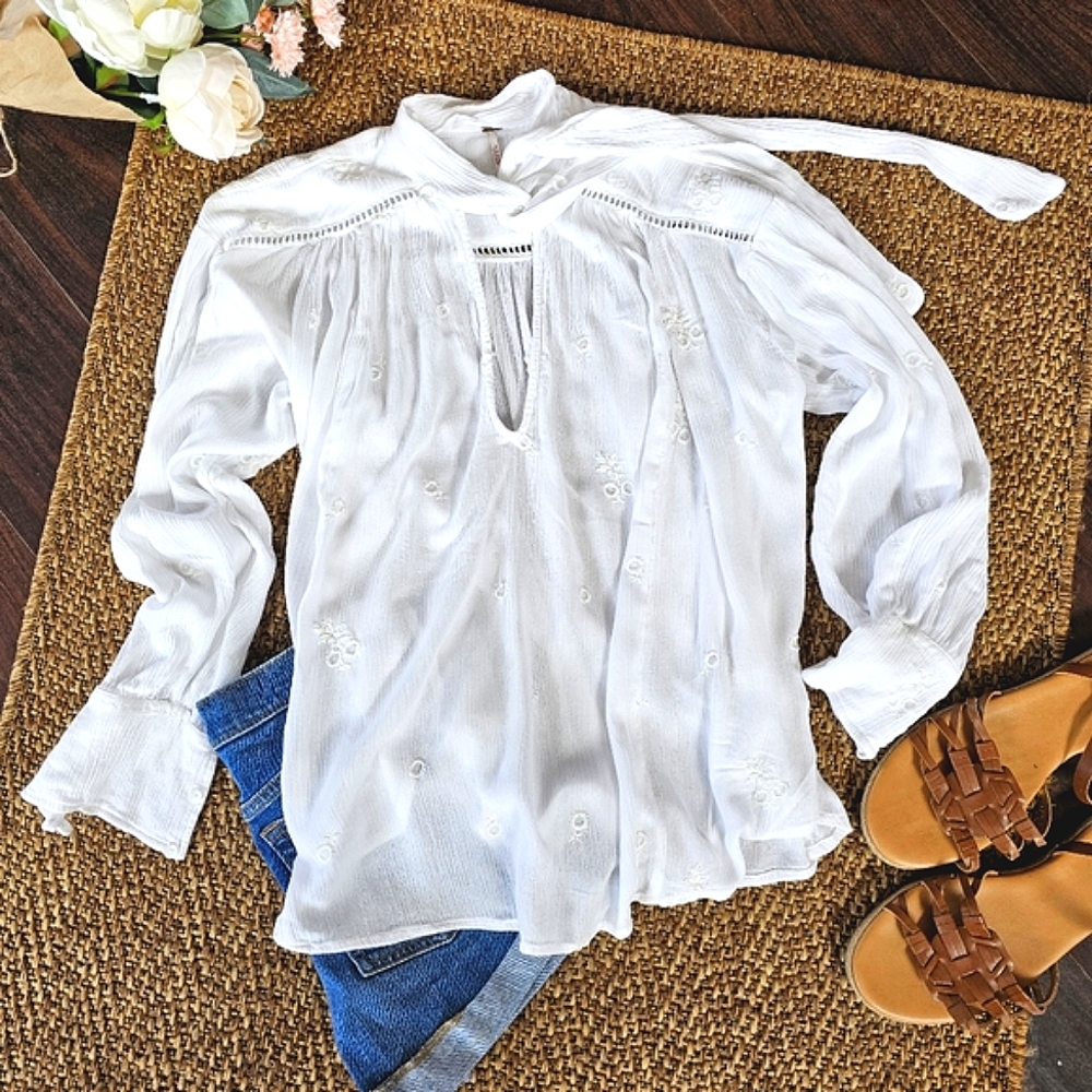 Free People Women's Boho Blouse Size Small White Gauze Flowy Long Sleeves Tie